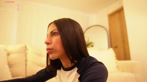 Snapshot of veronica_mendez1 chatting on March 8, 2025, 11:37 am Veronica online show from March 8, 2025, 11:37 am