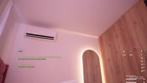Snapshot of veronica_mendez1 chatting on September 29, 2025, 1:05 pm Veronica online show from September 29, 2025, 1:05 pm
