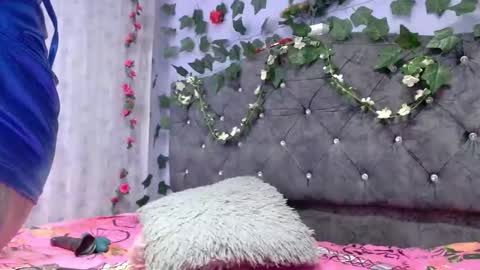 veronicaqueen2 online show from September 23, 2025, 7:28 pm