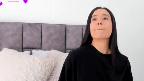 Snapshot of veronicatonu chatting on March 1, 2025, 6:54 pm VeronicaTonu online show from March 1, 2025, 6:54 pm