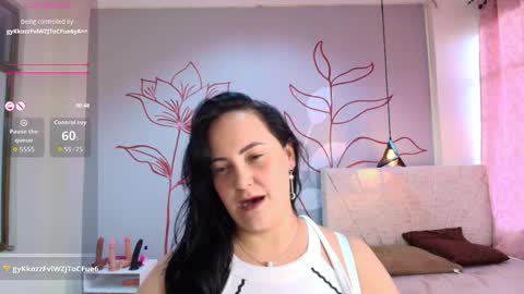 Snapshot of veroniicabbw chatting on December 1, 2025, 12:10 pm veroniicabbw online show from December 1, 2025, 12:10 pm