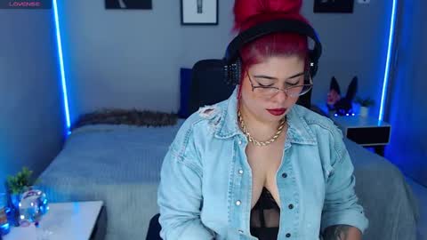 Snapshot of veronika_metalstar chatting on December 3, 2024, 10:28 am Miss Veronika online show from December 3, 2024, 10:28 am