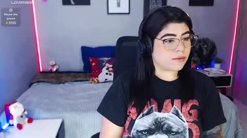 Snapshot of veronika_metalstar chatting on December 17, 2024, 10:44 am Miss Veronika online show from December 17, 2024, 10:44 am