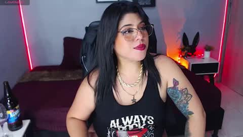 Snapshot of veronika_metalstar chatting on January 25, 2025, 12:48 am Miss Veronika online show from January 25, 2025, 12:48 am