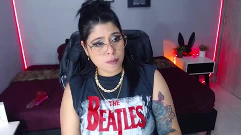 Snapshot of veronika_metalstar chatting on January 28, 2025, 1:29 am Miss Veronika online show from January 28, 2025, 1:29 am