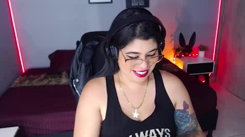 Snapshot of veronika_metalstar chatting on January 30, 2025, 2:06 am Miss Veronika online show from January 30, 2025, 2:06 am