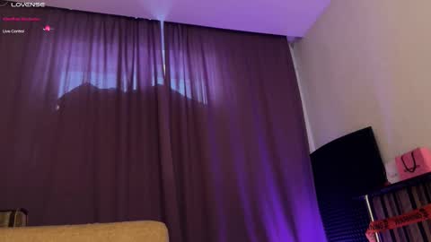 VeronikaAV online show from December 1, 2025, 4:28 am