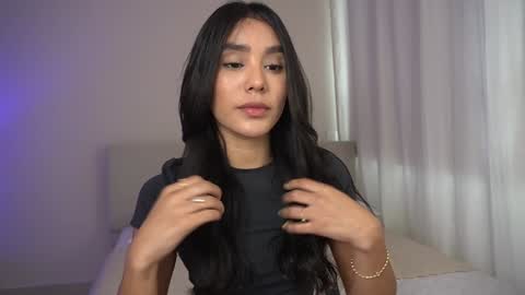  V A L  help me reach 100likes online show from September 8, 2025, 5:01 pm