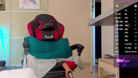 Ethan online show from October 9, 2025, 12:36 pm