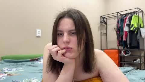 Snapshot of vertuliana chatting on March 6, 2025, 4:28 pm Karina followed me bb online show from March 6, 2025, 4:28 pm