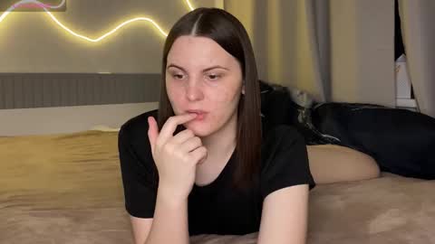 Snapshot of vertuliana chatting on November 6, 2025, 6:42 pm Karina followed me bb online show from November 6, 2025, 6:42 pm