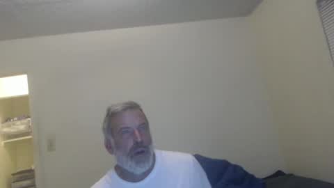 Snapshot of veryveryhairmanindenver chatting on December 18, 2024, 1:15 am hairy man online show from December 18, 2024, 1:15 am