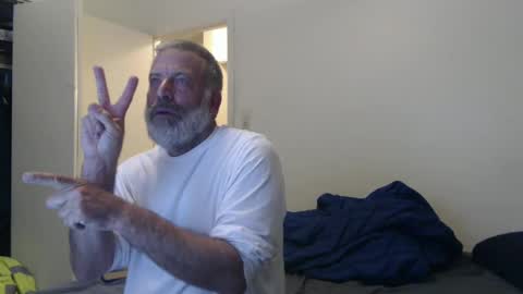 Snapshot of veryveryhairmanindenver chatting on January 20, 2025, 12:46 am hairy man online show from January 20, 2025, 12:46 am