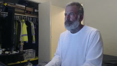 Snapshot of veryveryhairmanindenver chatting on January 31, 2025, 1:11 am hairy man online show from January 31, 2025, 1:11 am