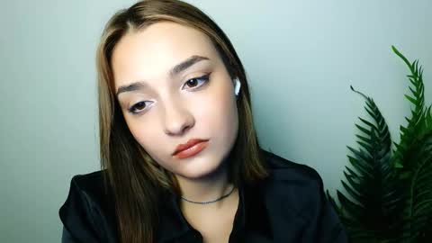 Snapshot of veryveryshygirl chatting on November 28, 2025, 6:54 pm Ana online show from November 28, 2025, 6:54 pm