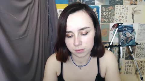 veryveryvery_shy online show from January 15, 2025, 9:35 am