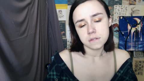 veryveryvery_shy online show from February 19, 2025, 6:44 am