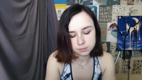 veryveryvery_shy online show from February 22, 2025, 6:28 am