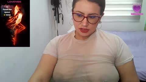 Snapshot of vesper_vixen chatting on September 18, 2025, 1:57 pm Vesper Vixen online show from September 18, 2025, 1:57 pm