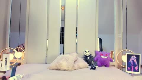 Vesper Velvet  online show from September 11, 2025, 8:09 pm