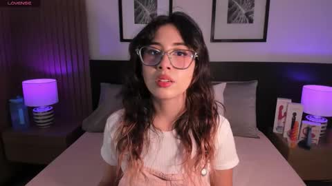 Snapshot of vi_anaya chatting on October 14, 2025, 11:22 am Anaya online show from October 14, 2025, 11:22 am