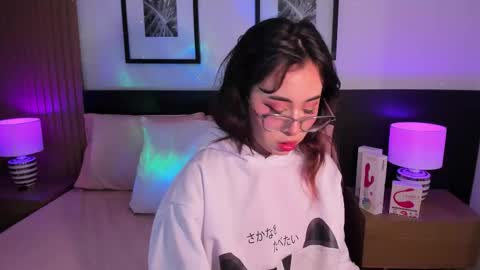 Snapshot of vi_anaya chatting on October 17, 2025, 11:35 am Anaya online show from October 17, 2025, 11:35 am