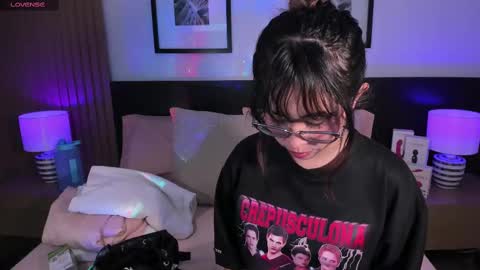 Snapshot of vi_anaya chatting on October 24, 2025, 11:39 am Anaya online show from October 24, 2025, 11:39 am