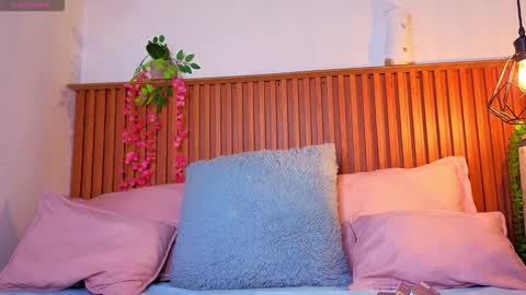 VICTORIA online show from October 17, 2025, 6:21 pm