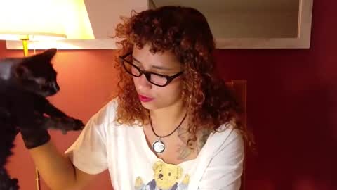 Snapshot of vicky_crazy chatting on November 8, 2025, 2:34 am Vicky online show from November 8, 2025, 2:34 am