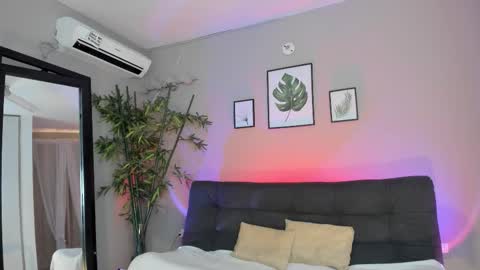 Amy online show from October 17, 2025, 7:38 pm