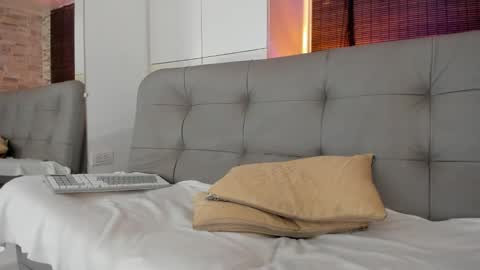 Amy online show from October 31, 2025, 1:45 pm