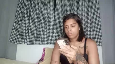 vickyhm22 online show from November 27, 2025, 8:27 am