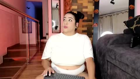 Snapshot of vicserna chatting on October 7, 2025, 2:53 am Victoria Serna online show from October 7, 2025, 2:53 am
