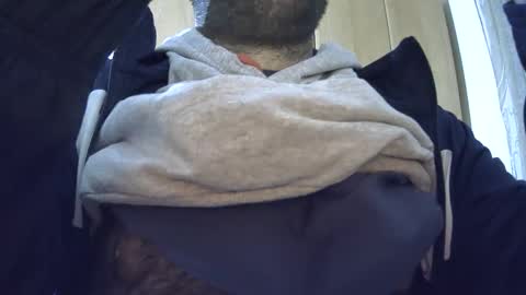 VictorHume online show from November 9, 2025, 4:05 pm