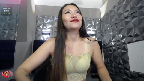 Victoria  online show from October 13, 2025, 2:44 am