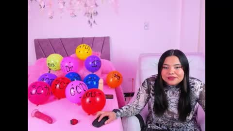 victoria_16_ online show from December 3, 2025, 5:48 am