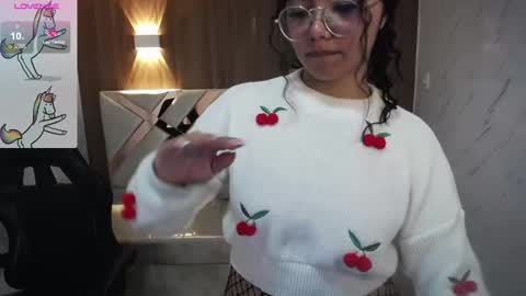 Snapshot of victoria_castillo_b chatting on October 25, 2025, 3:03 am victoria_castillo_b online show from October 25, 2025, 3:03 am