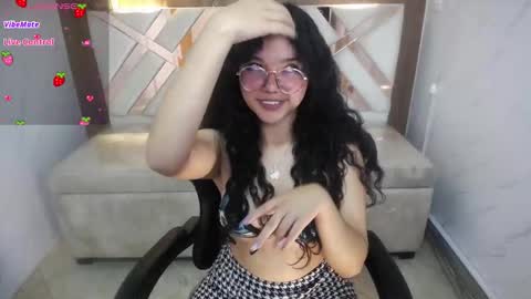 Snapshot of victoria_castillo_b chatting on November 15, 2025, 3:15 am victoria_castillo_b online show from November 15, 2025, 3:15 am