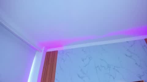  Victoria Lozano  online show from December 11, 2024, 12:12 pm