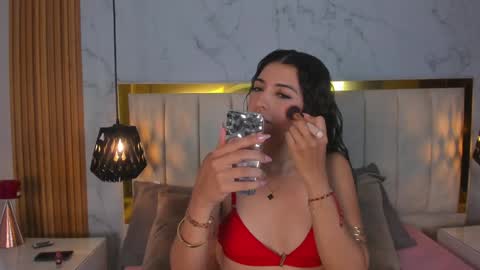  Victoria Lozano  online show from January 28, 2025, 12:43 pm