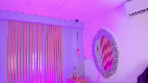 Snapshot of victoria_linn_ chatting on October 10, 2025, 3:38 am Victoria online show from October 10, 2025, 3:38 am