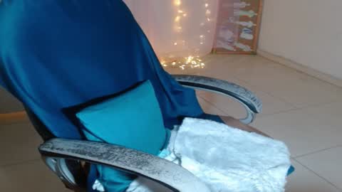 Snapshot of victoria_miler chatting on January 19, 2025, 1:53 am VICKY online show from January 19, 2025, 1:53 am