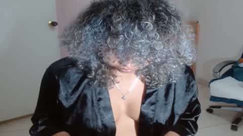 Snapshot of victoria_miler chatting on January 31, 2025, 11:24 pm VICKY online show from January 31, 2025, 11:24 pm