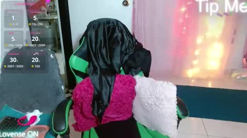 Snapshot of victoria_miler chatting on October 6, 2025, 1:58 am VICKY online show from October 6, 2025, 1:58 am