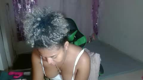 Snapshot of victoria_miler chatting on December 3, 2025, 12:58 pm VICKY online show from December 3, 2025, 12:58 pm