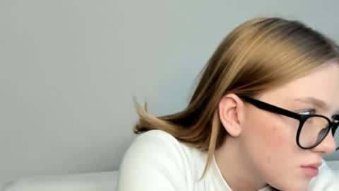 Snapshot of victoria_pum_ chatting on January 4, 2025, 7:44 pm Jessie online show from January 4, 2025, 7:44 pm