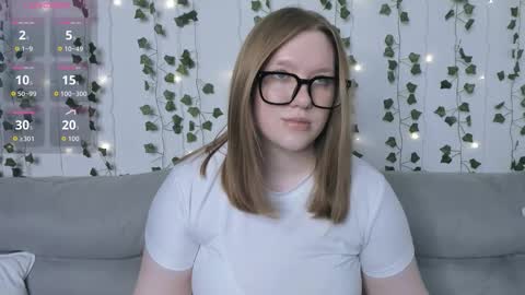 Snapshot of victoria_pum_ chatting on November 3, 2025, 2:07 pm Jessie online show from November 3, 2025, 2:07 pm