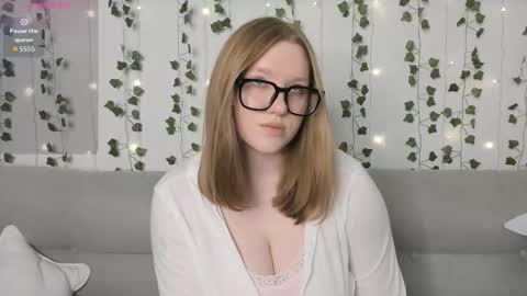 Snapshot of victoria_pum_ chatting on November 5, 2025, 1:22 pm Jessie online show from November 5, 2025, 1:22 pm