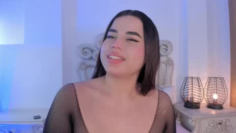 Snapshot of victoria_vallejo chatting on December 10, 2024, 2:39 pm victoria  online show from December 10, 2024, 2:39 pm