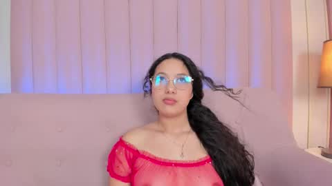 Vicky online show from December 5, 2025, 7:54 pm